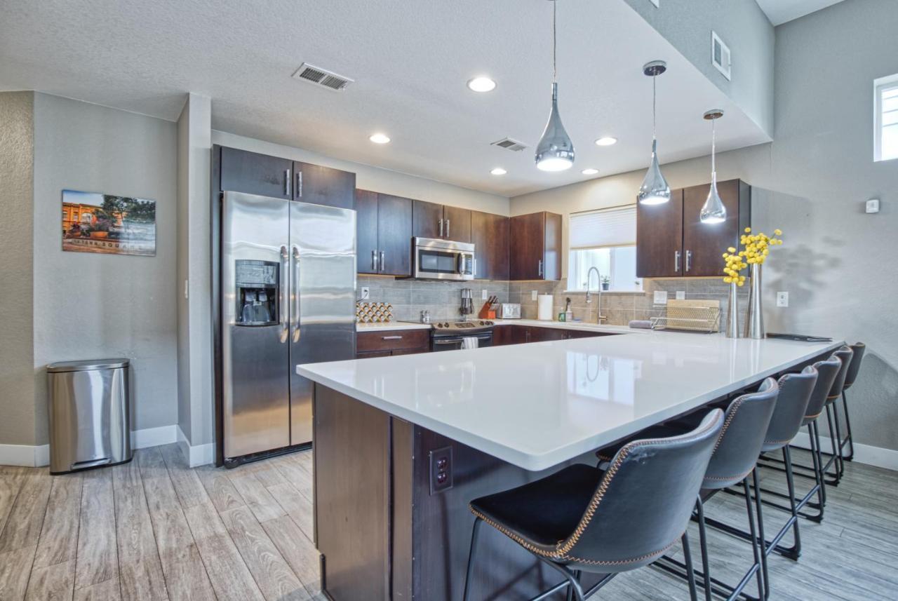 Modern Townhome Near Old Town, Breweries, & River! Fort Collins Kültér fotó