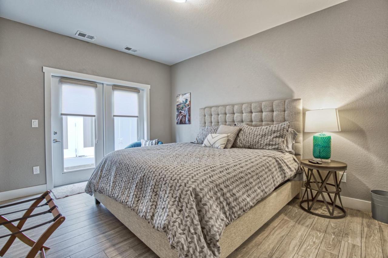 Modern Townhome Near Old Town, Breweries, & River! Fort Collins Kültér fotó