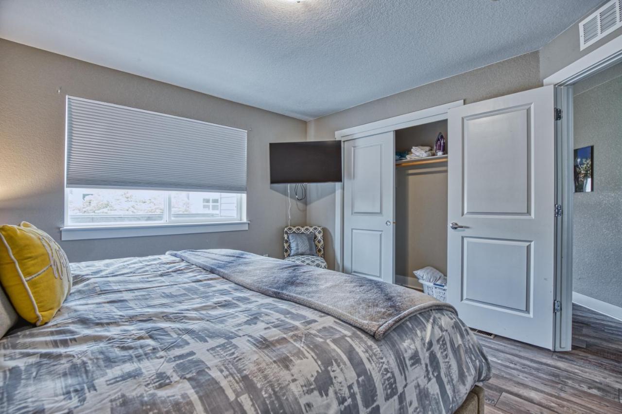 Modern Townhome Near Old Town, Breweries, & River! Fort Collins Kültér fotó